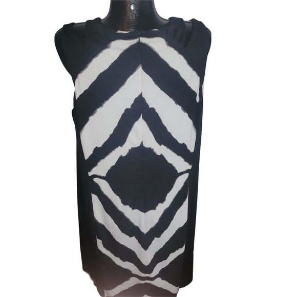 Addition Elle Black and White Sleeveless Shift Dress 2X - Picture 5 of 6